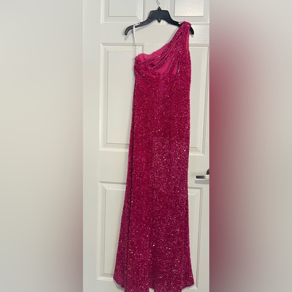 Elegant One-Shoulder Fuchsia Sequin Prom Dress - Picture 3 of 8